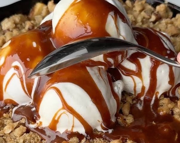 Viral 15 Minute Skillet Caramel Apple Cobbler Hack suggested serving