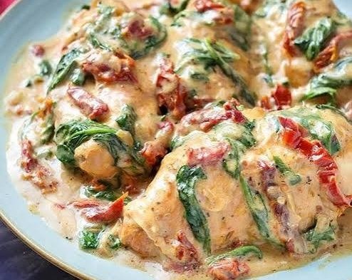 Viral Creamy Tuscan Garlic Crockpot Chicken top view