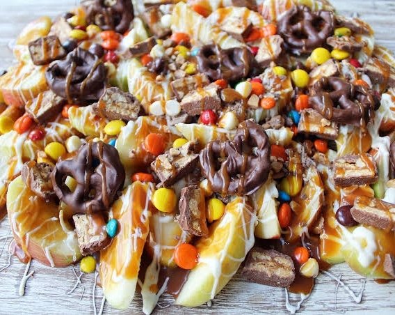 Viral Salted Caramel Apple Nachos With Pecans top view